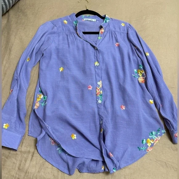 Lavender gauzy embroidered Floral Button-Up Blouse with underneath tank - Picture 2 of 11